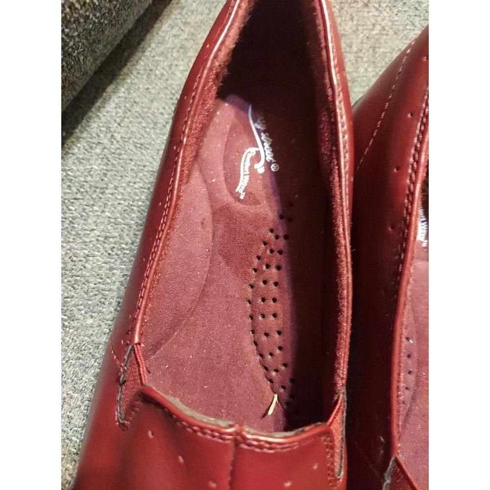 Easy Street Maroon Leather Slip On Wedge‎ Shoes Size 10 Narrow Dress Flats